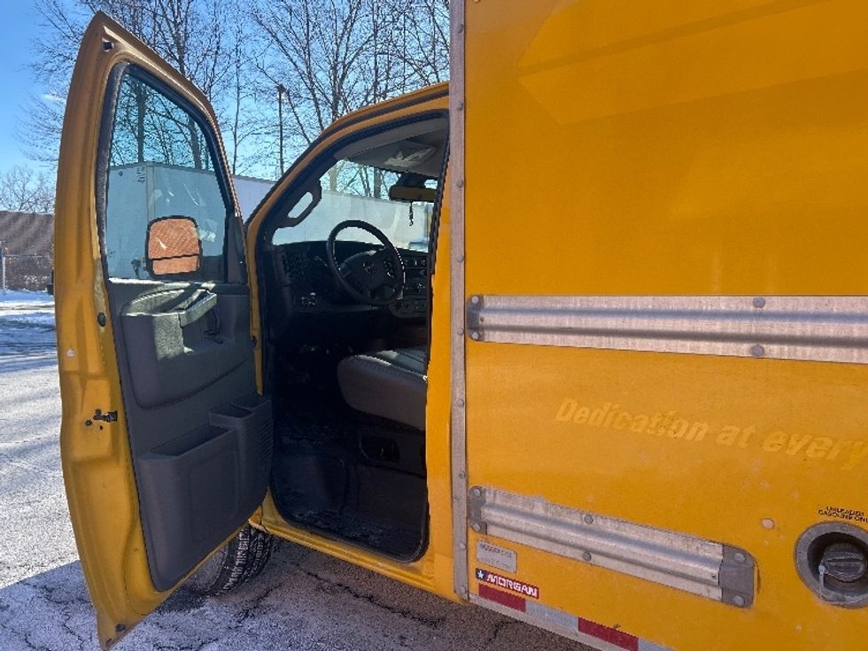 Light Duty Box Truck-Light and Medium Duty Trucks-GMC-2021-Savana G33503-Middlefield-OH-109,993\n\t\tmiles-$ 25,000 - Image 16