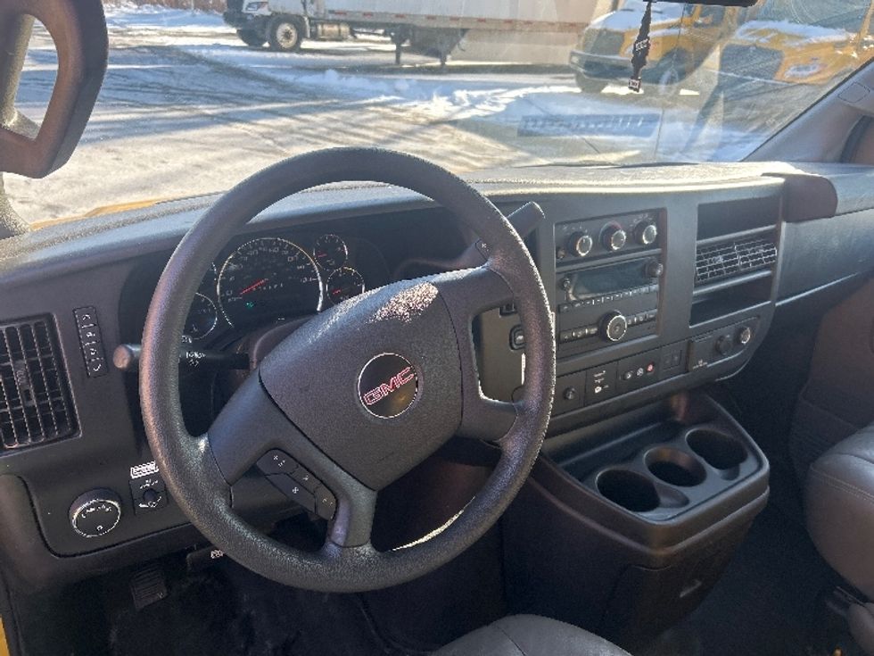 Light Duty Box Truck-Light and Medium Duty Trucks-GMC-2021-Savana G33503-Middlefield-OH-109,993\n\t\tmiles-$ 25,000 - Image 17