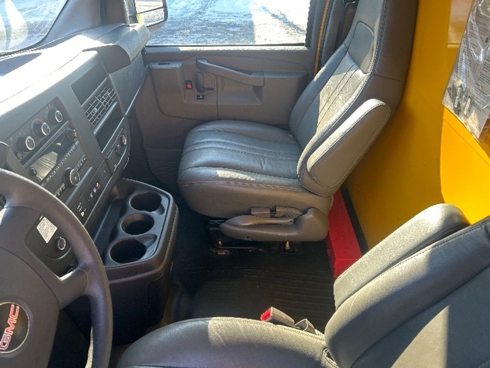 Light Duty Box Truck-Light and Medium Duty Trucks-GMC-2021-Savana G33503-Middlefield-OH-109,993\n\t\tmiles-$ 25,000 - Image 19