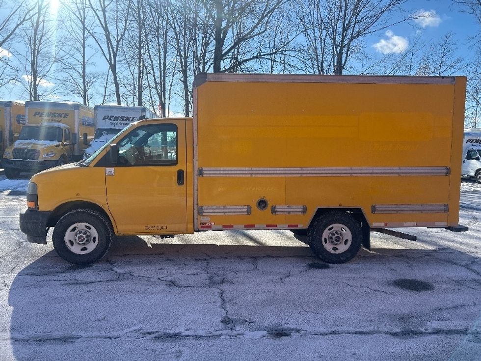 Light Duty Box Truck-Light and Medium Duty Trucks-GMC-2021-Savana G33503-Middlefield-OH-109,993\n\t\tmiles-$ 25,000 - Image 4