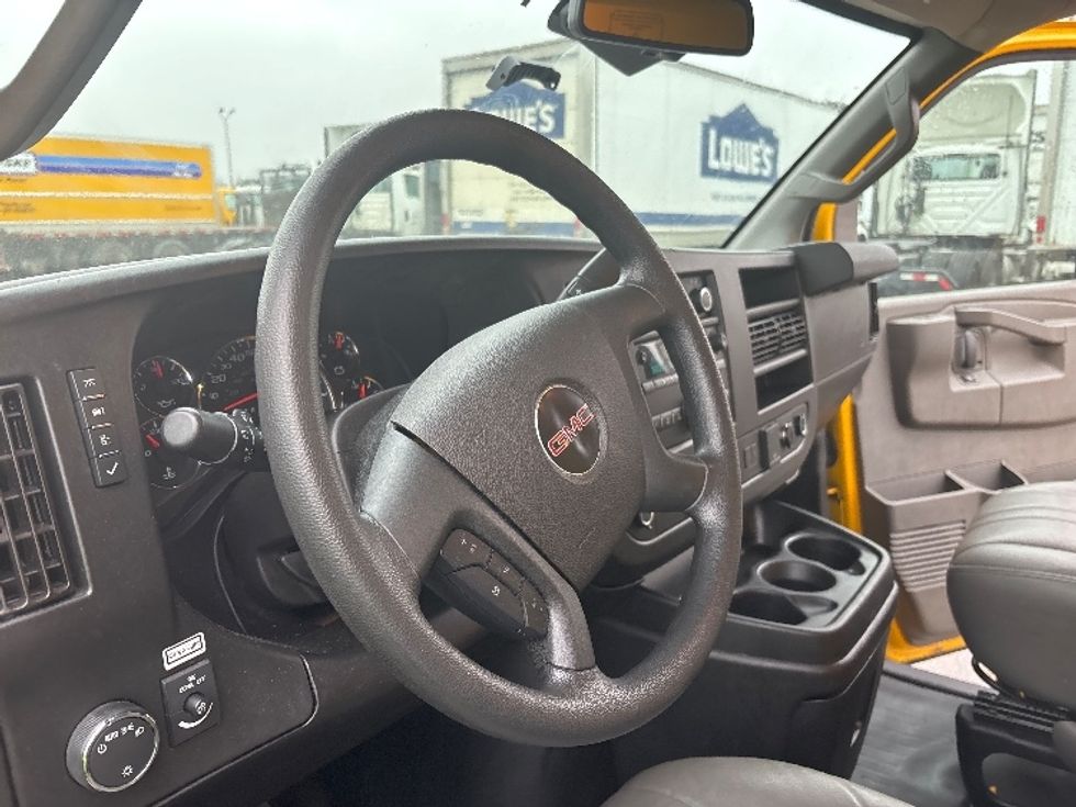 Light Duty Box Truck-Light and Medium Duty Trucks-GMC-2021-Savana G33503-Middlefield-OH-91,854\n\t\tmiles-$ 27,000 - Image 17
