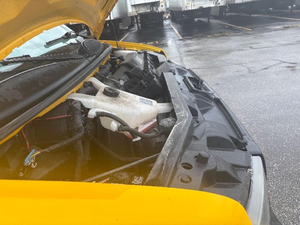 Light Duty Box Truck-Light and Medium Duty Trucks-GMC-2021-Savana G33503-Middlefield-OH-91,854\n\t\tmiles-$ 27,000 - Image 23