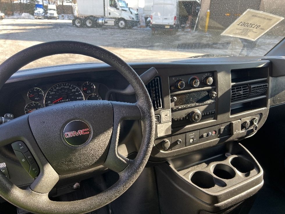 Light Duty Box Truck-Light and Medium Duty Trucks-GMC-2021-Savana G33503-Milford-DE-110,044\n\t\tmiles-$ 24,500 - Image 18
