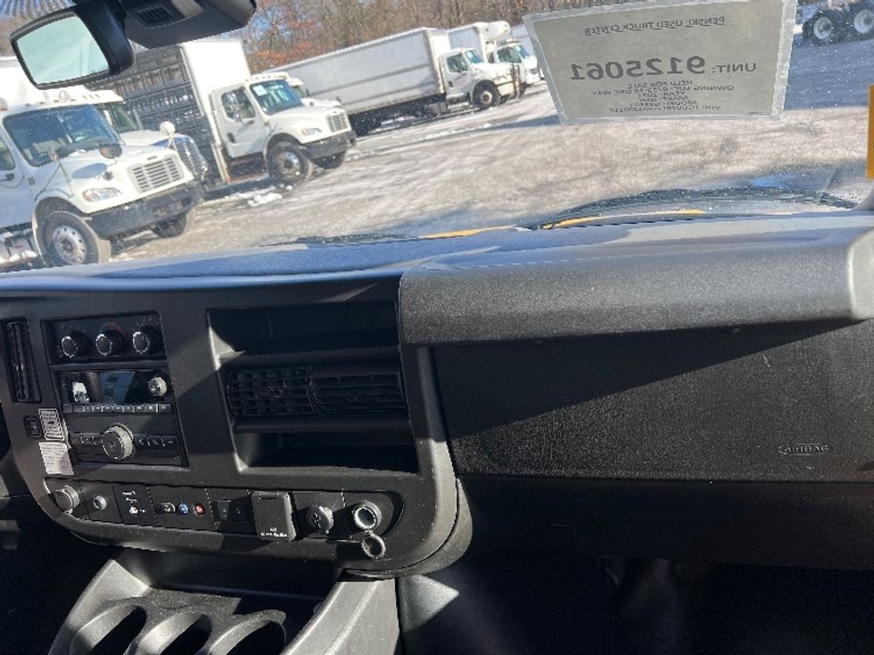 Light Duty Box Truck-Light and Medium Duty Trucks-GMC-2021-Savana G33503-Milford-DE-110,044\n\t\tmiles-$ 24,500 - Image 21