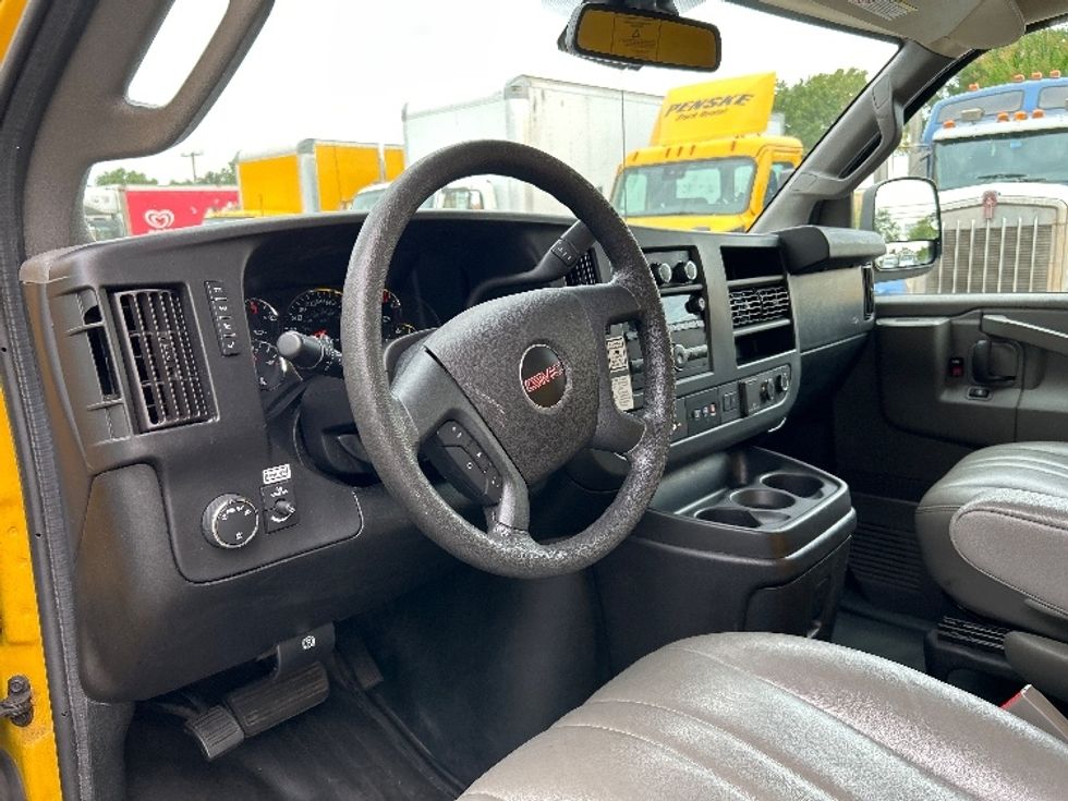 Light Duty Box Truck-Light and Medium Duty Trucks-GMC-2021-Savana G33503-Milford-DE-110,201\n\t\tmiles-$ 23,750 - Image 17