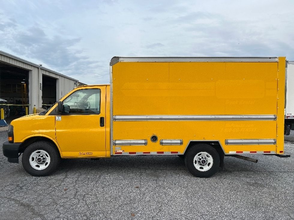 Light Duty Box Truck-Light and Medium Duty Trucks-GMC-2021-Savana G33503-Milford-DE-110,201\n\t\tmiles-$ 23,750 - Image 4