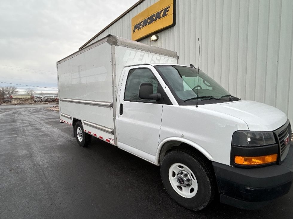 Light Duty Box Truck-Light and Medium Duty Trucks-GMC-2021-Savana G33503-Milwaukee-WI-98,876\n\t\tmiles-$ 29,500 - Image 1