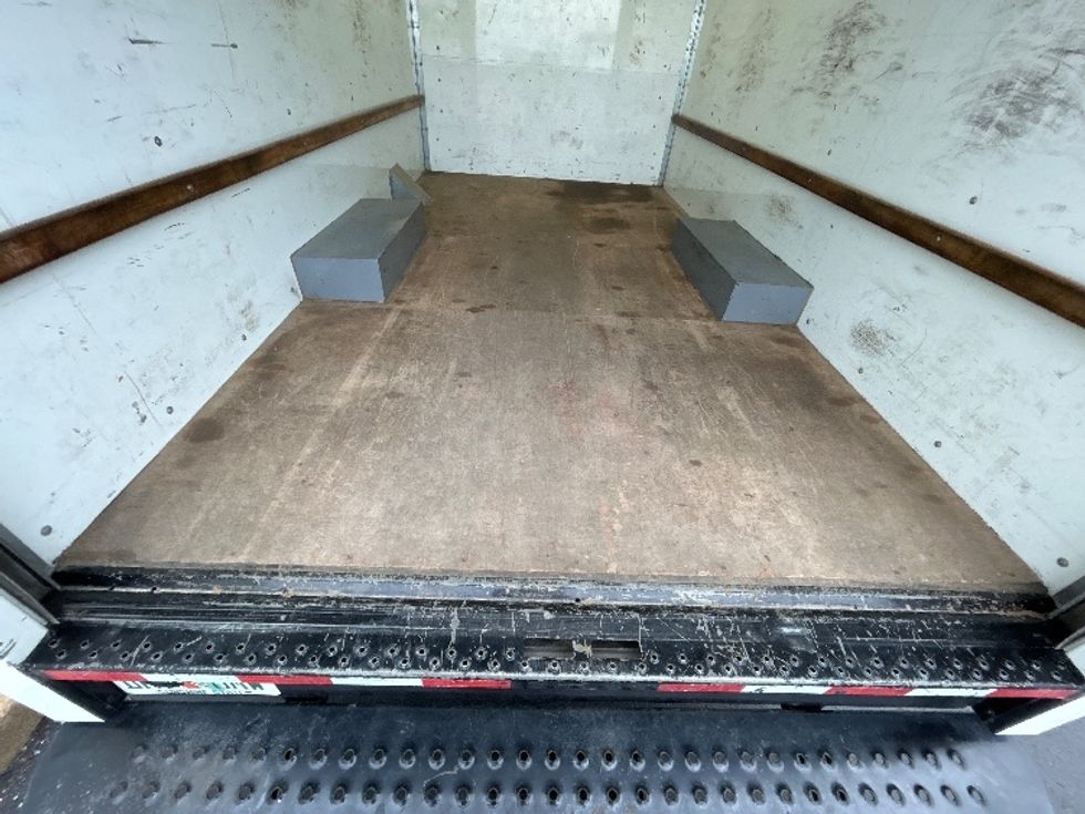 Light Duty Box Truck-Light and Medium Duty Trucks-GMC-2021-Savana G33503-Milwaukee-WI-98,876\n\t\tmiles-$ 29,500 - Image 10