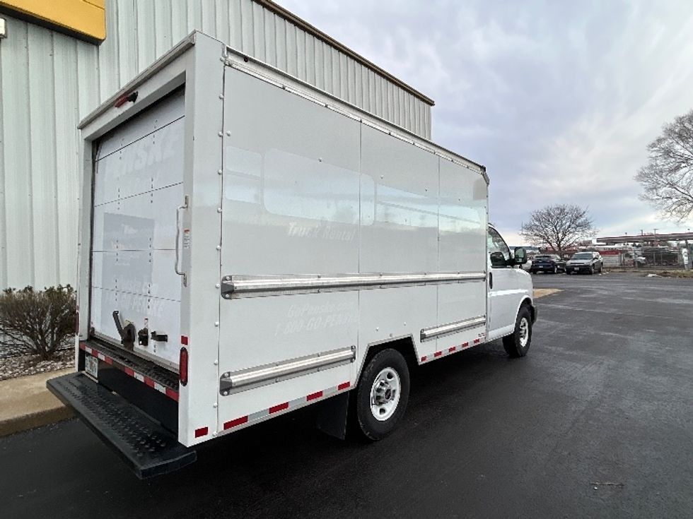 Light Duty Box Truck-Light and Medium Duty Trucks-GMC-2021-Savana G33503-Milwaukee-WI-98,876\n\t\tmiles-$ 29,500 - Image 13