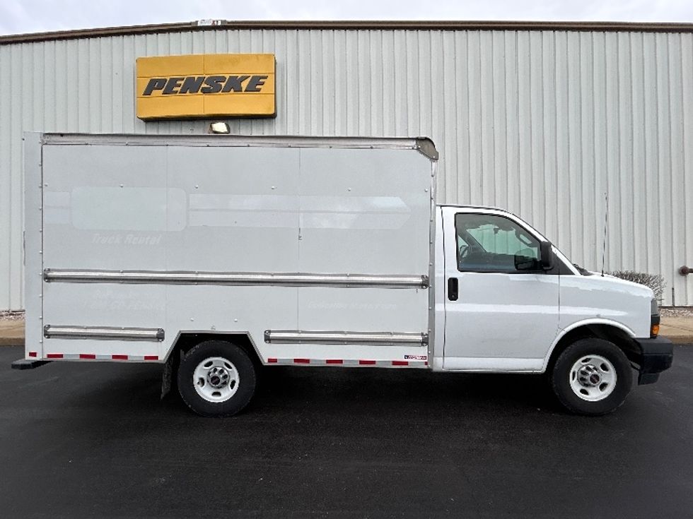 Light Duty Box Truck-Light and Medium Duty Trucks-GMC-2021-Savana G33503-Milwaukee-WI-98,876\n\t\tmiles-$ 29,500 - Image 15