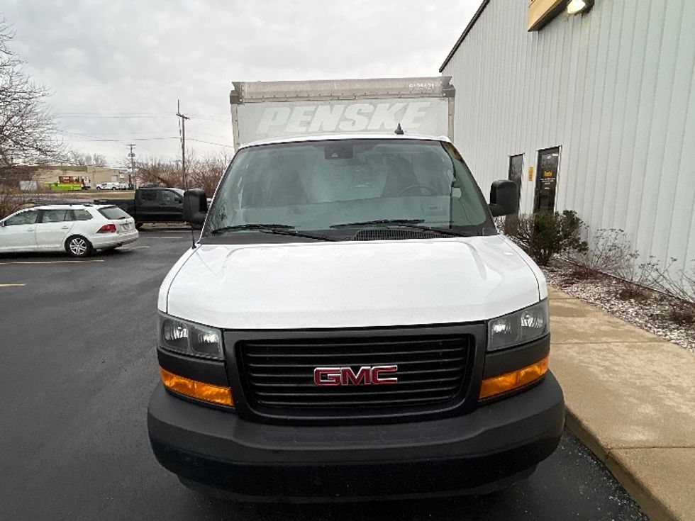 Light Duty Box Truck-Light and Medium Duty Trucks-GMC-2021-Savana G33503-Milwaukee-WI-98,876\n\t\tmiles-$ 29,500 - Image 2