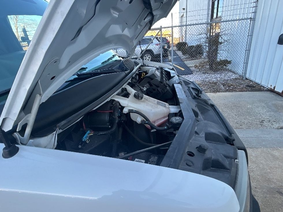 Light Duty Box Truck-Light and Medium Duty Trucks-GMC-2021-Savana G33503-Milwaukee-WI-98,876\n\t\tmiles-$ 29,500 - Image 23