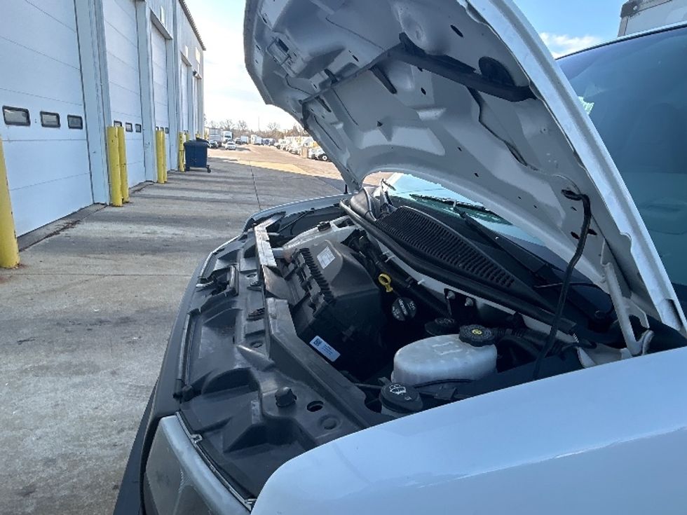 Light Duty Box Truck-Light and Medium Duty Trucks-GMC-2021-Savana G33503-Milwaukee-WI-98,876\n\t\tmiles-$ 29,500 - Image 24