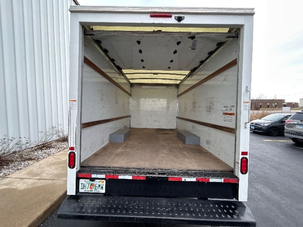 Light Duty Box Truck-Light and Medium Duty Trucks-GMC-2021-Savana G33503-Milwaukee-WI-98,876\n\t\tmiles-$ 29,500 - Image 8