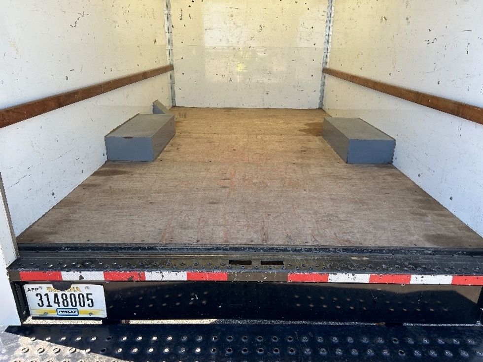 Light Duty Box Truck-Light and Medium Duty Trucks-GMC-2021-Savana G33503-Montgomery-AL-105,496\n\t\tmiles-$ 29,500 - Image 10