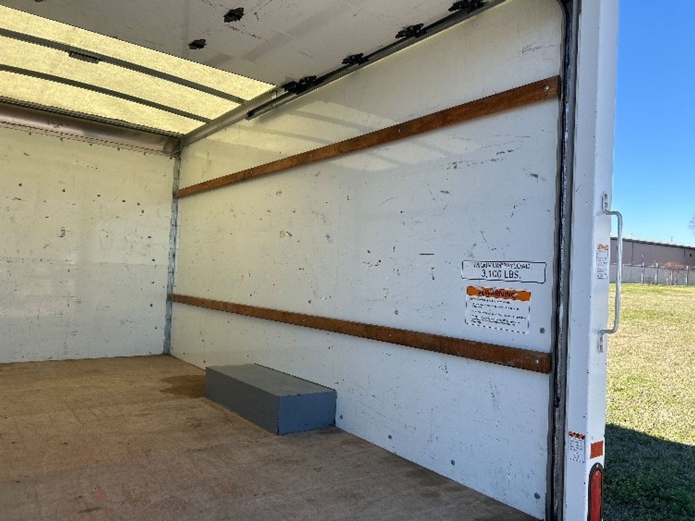 Light Duty Box Truck-Light and Medium Duty Trucks-GMC-2021-Savana G33503-Montgomery-AL-105,496\n\t\tmiles-$ 29,500 - Image 12