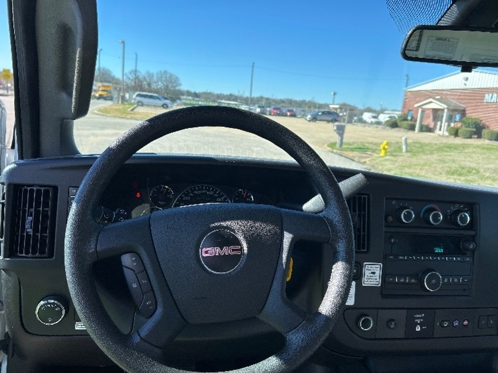 Light Duty Box Truck-Light and Medium Duty Trucks-GMC-2021-Savana G33503-Montgomery-AL-105,496\n\t\tmiles-$ 29,500 - Image 18