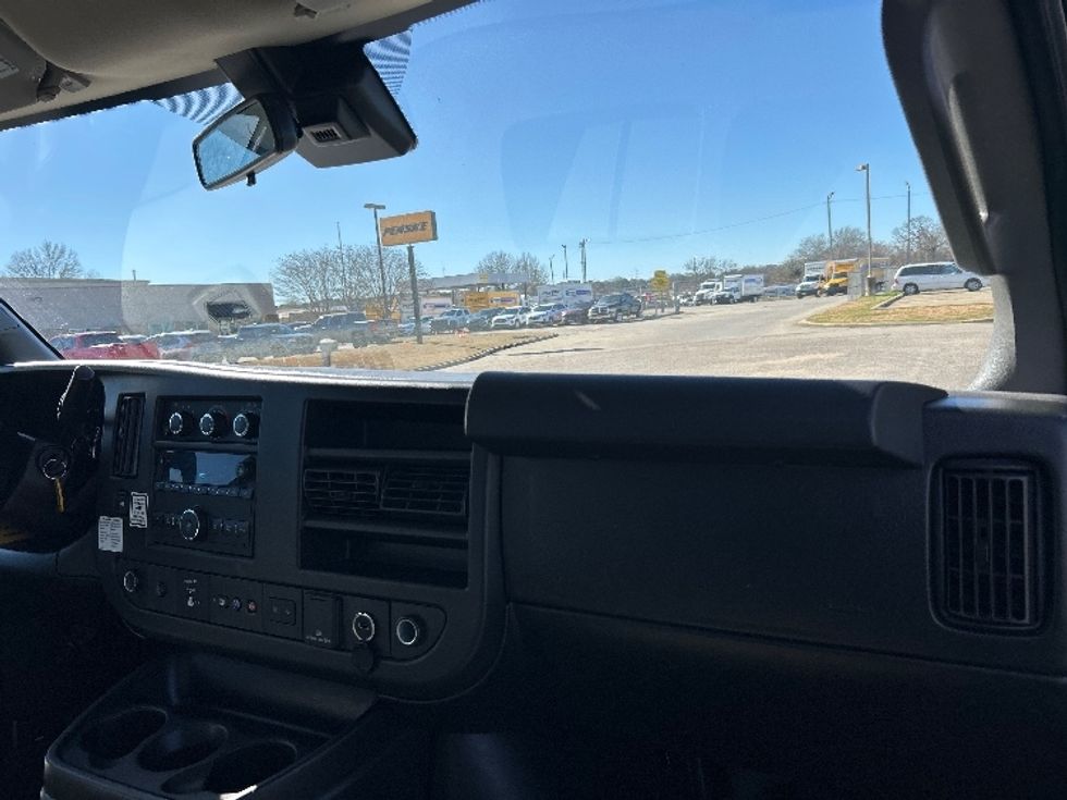 Light Duty Box Truck-Light and Medium Duty Trucks-GMC-2021-Savana G33503-Montgomery-AL-105,496\n\t\tmiles-$ 29,500 - Image 21