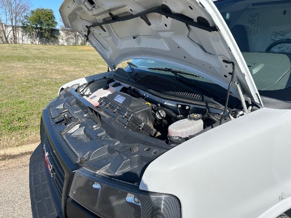 Light Duty Box Truck-Light and Medium Duty Trucks-GMC-2021-Savana G33503-Montgomery-AL-105,496\n\t\tmiles-$ 29,500 - Image 24