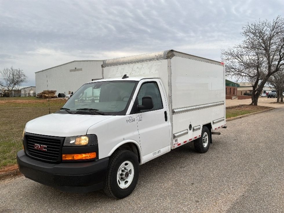 Light Duty Box Truck-Light and Medium Duty Trucks-GMC-2021-Savana G33503-Montgomery-AL-105,496\n\t\tmiles-$ 29,500 - Image 3