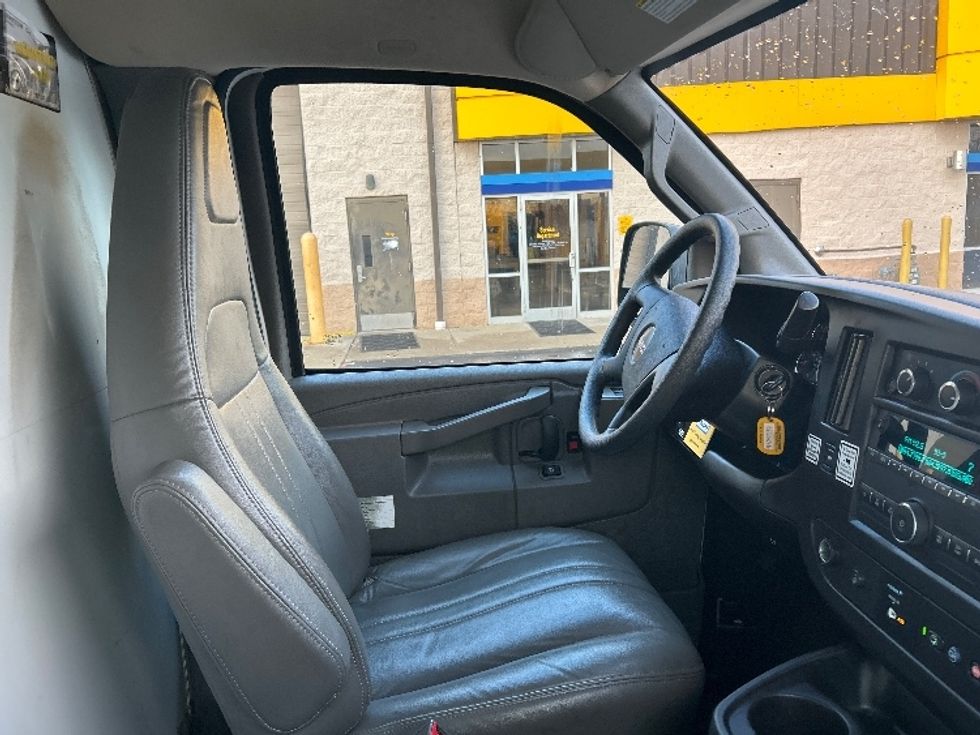 Light Duty Box Truck-Light and Medium Duty Trucks-GMC-2021-Savana G33503-Montgomery-NY-102,271\n\t\tmiles-$ 29,000 - Image 20