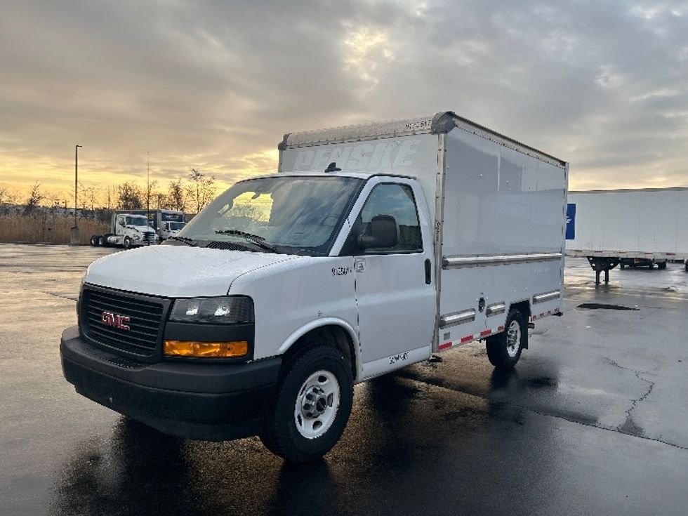 Light Duty Box Truck-Light and Medium Duty Trucks-GMC-2021-Savana G33503-Montgomery-NY-102,271\n\t\tmiles-$ 29,000 - Image 3