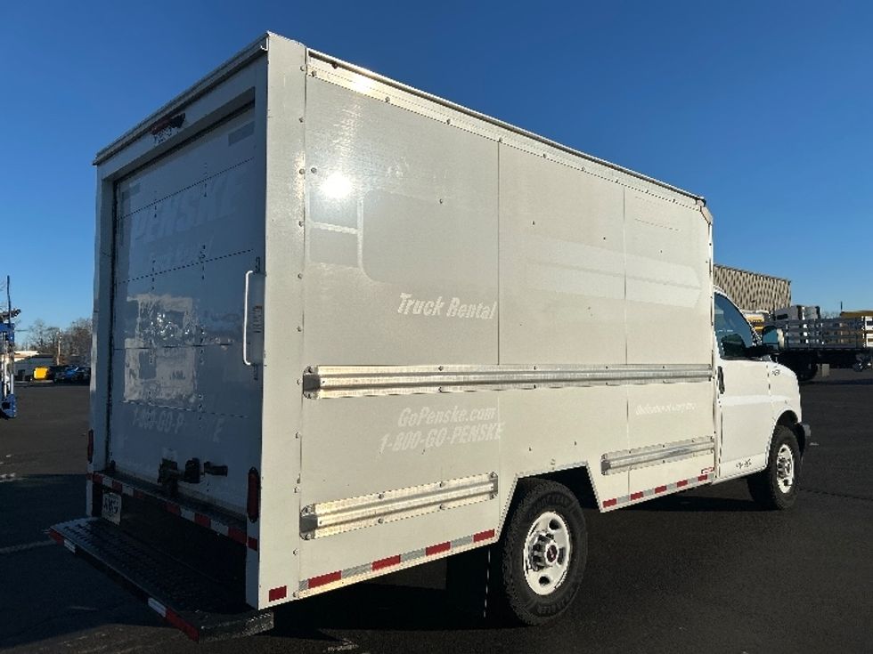 Light Duty Box Truck-Light and Medium Duty Trucks-GMC-2021-Savana G33503-Montgomery-NY-106,687\n\t\tmiles-$ 26,500 - Image 11