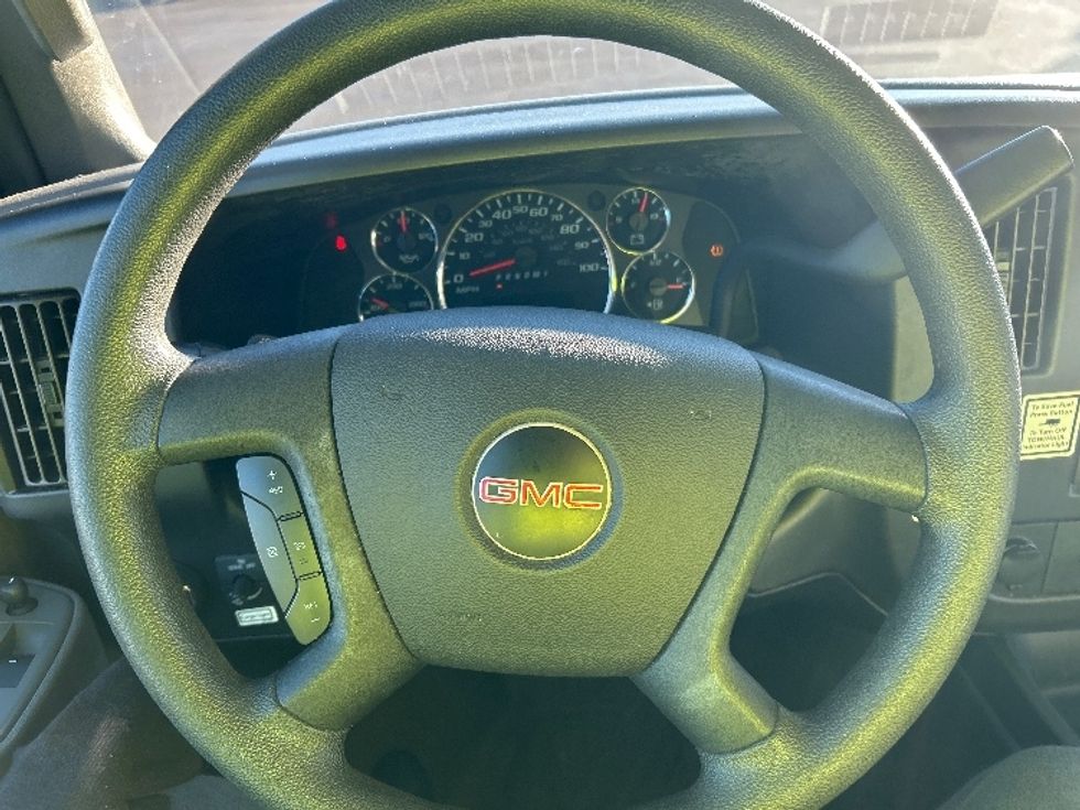 Light Duty Box Truck-Light and Medium Duty Trucks-GMC-2021-Savana G33503-Montgomery-NY-106,687\n\t\tmiles-$ 26,500 - Image 15