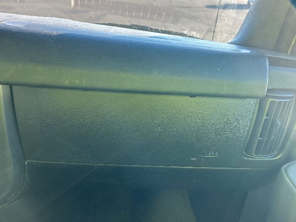 Light Duty Box Truck-Light and Medium Duty Trucks-GMC-2021-Savana G33503-Montgomery-NY-106,687\n\t\tmiles-$ 26,500 - Image 19