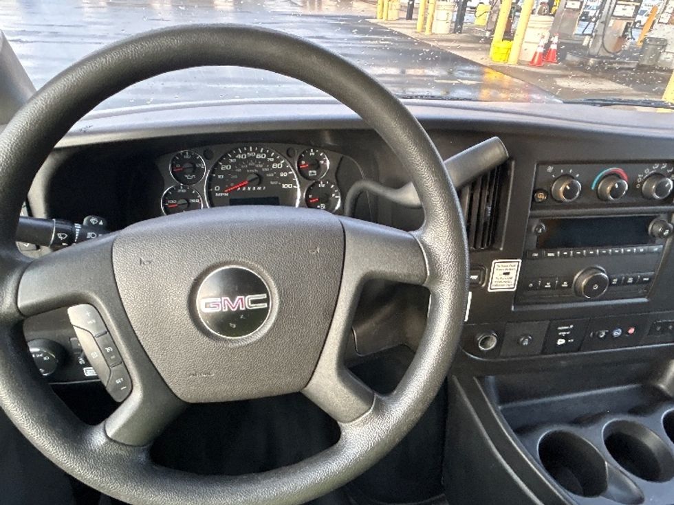 Light Duty Box Truck-Light and Medium Duty Trucks-GMC-2021-Savana G33503-Montgomery-NY-109,900\n\t\tmiles-$ 25,750 - Image 16