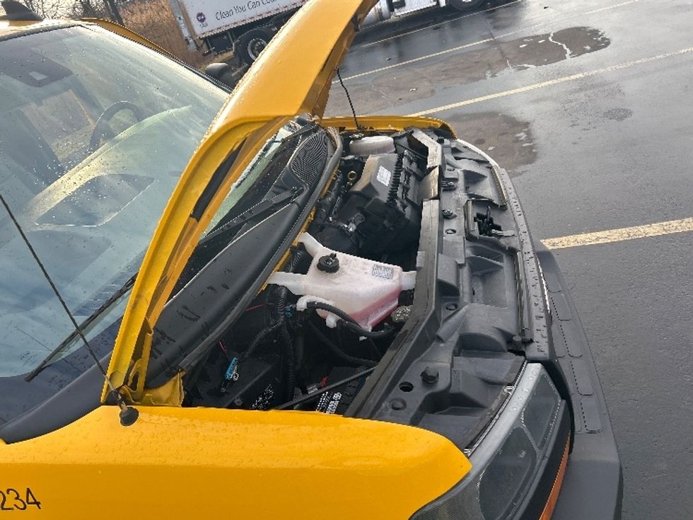 Light Duty Box Truck-Light and Medium Duty Trucks-GMC-2021-Savana G33503-Montgomery-NY-109,900\n\t\tmiles-$ 25,750 - Image 21