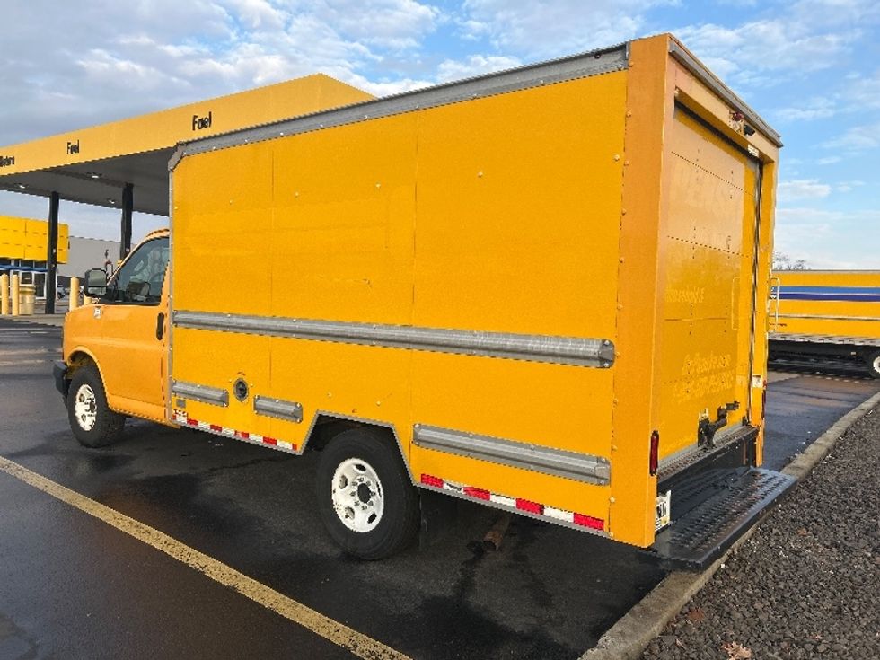 Light Duty Box Truck-Light and Medium Duty Trucks-GMC-2021-Savana G33503-Montgomery-NY-109,900\n\t\tmiles-$ 25,750 - Image 6