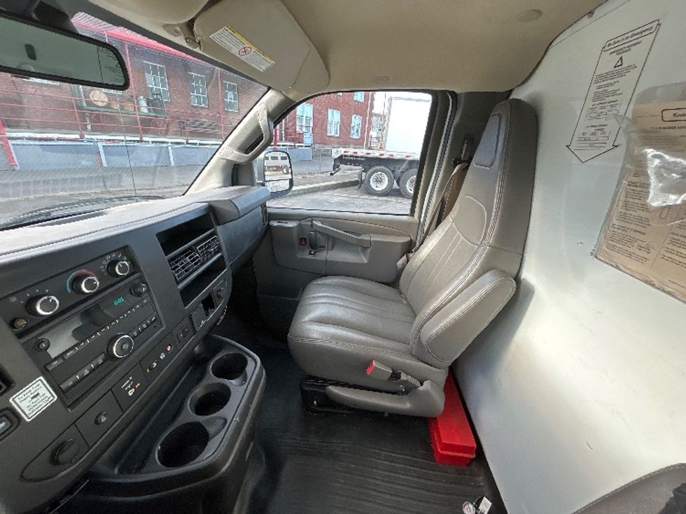 Light Duty Box Truck-Light and Medium Duty Trucks-GMC-2021-Savana G33503-Nashville (Mount Juliet)-TN-107,993\n\t\tmiles-$ 29,250 - Image 18