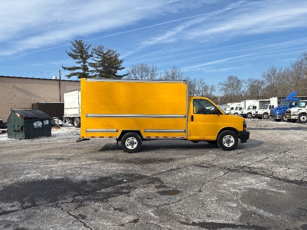 Light Duty Box Truck-Light and Medium Duty Trucks-GMC-2021-Savana G33503-New Castle-DE-100,673\n\t\tmiles-$ 26,750 - Image 15