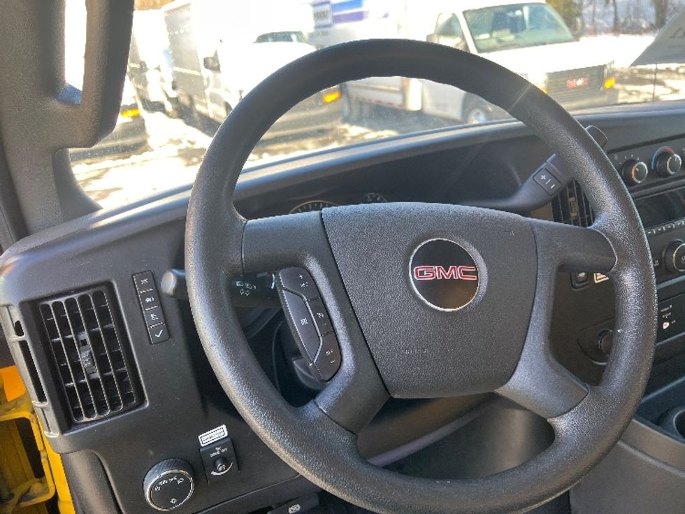 Light Duty Box Truck-Light and Medium Duty Trucks-GMC-2021-Savana G33503-New Castle-DE-100,673\n\t\tmiles-$ 26,750 - Image 17