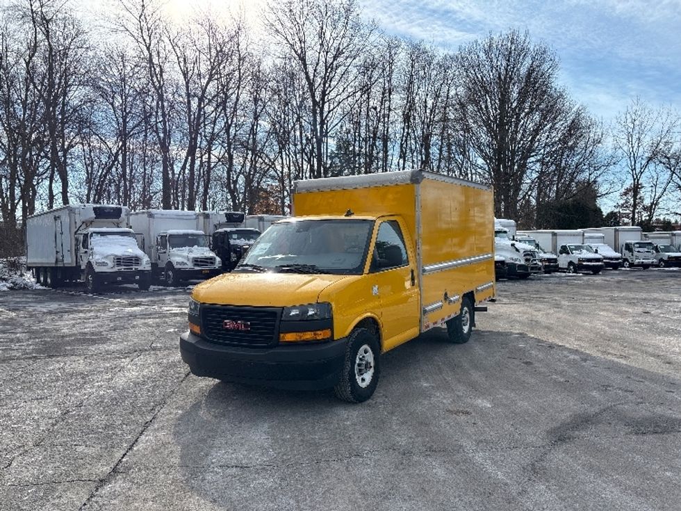 Light Duty Box Truck-Light and Medium Duty Trucks-GMC-2021-Savana G33503-New Castle-DE-100,673\n\t\tmiles-$ 26,750 - Image 3