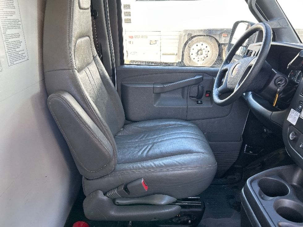 Light Duty Box Truck-Light and Medium Duty Trucks-GMC-2021-Savana G33503-North Bergen-NJ-101,932\n\t\tmiles-$ 27,750 - Image 22