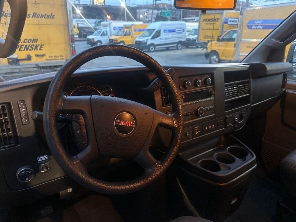 Light Duty Box Truck-Light and Medium Duty Trucks-GMC-2021-Savana G33503-North Bergen-NJ-109,379\n\t\tmiles-$ 25,750 - Image 17