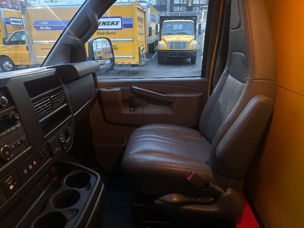 Light Duty Box Truck-Light and Medium Duty Trucks-GMC-2021-Savana G33503-North Bergen-NJ-109,379\n\t\tmiles-$ 25,750 - Image 19