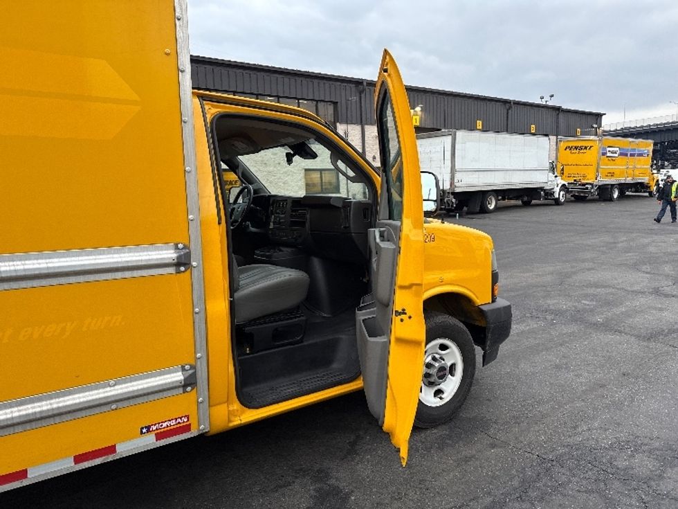 Light Duty Box Truck-Light and Medium Duty Trucks-GMC-2021-Savana G33503-North Bergen-NJ-109,379\n\t\tmiles-$ 25,750 - Image 20