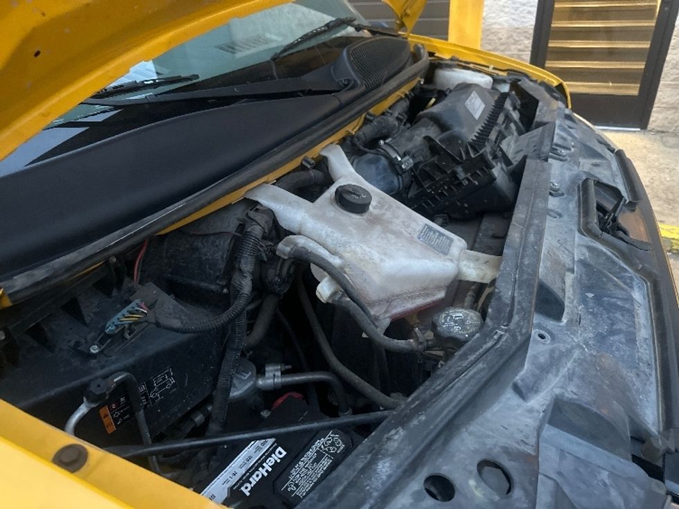 Light Duty Box Truck-Light and Medium Duty Trucks-GMC-2021-Savana G33503-North Bergen-NJ-109,379\n\t\tmiles-$ 25,750 - Image 23