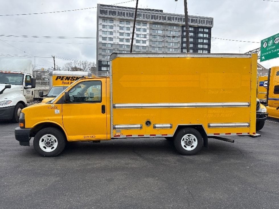 Light Duty Box Truck-Light and Medium Duty Trucks-GMC-2021-Savana G33503-North Bergen-NJ-109,379\n\t\tmiles-$ 25,750 - Image 4