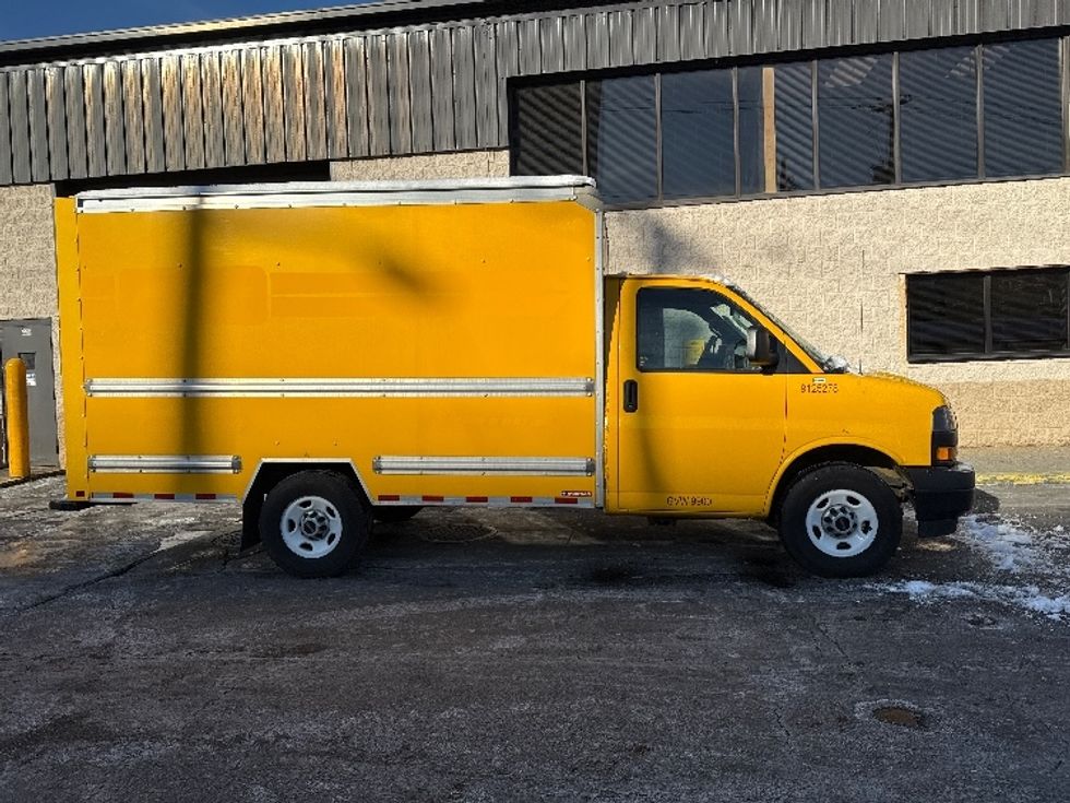 Light Duty Box Truck-Light and Medium Duty Trucks-GMC-2021-Savana G33503-North Bergen-NJ-110,461\n\t\tmiles-$ 24,500 - Image 15
