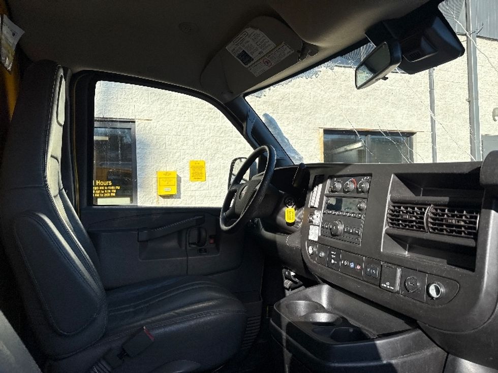 Light Duty Box Truck-Light and Medium Duty Trucks-GMC-2021-Savana G33503-North Bergen-NJ-110,461\n\t\tmiles-$ 24,500 - Image 22