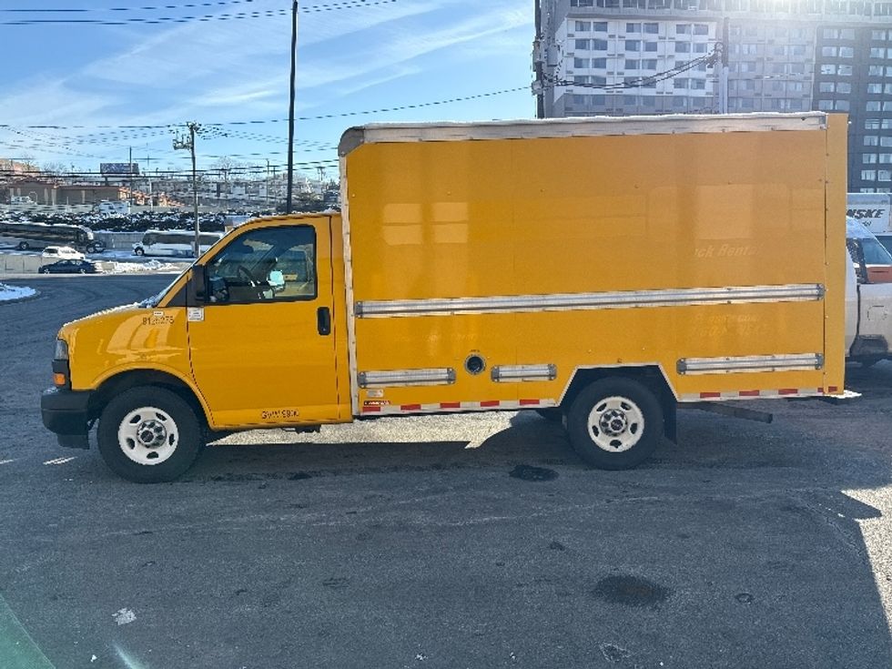 Light Duty Box Truck-Light and Medium Duty Trucks-GMC-2021-Savana G33503-North Bergen-NJ-110,461\n\t\tmiles-$ 24,500 - Image 4