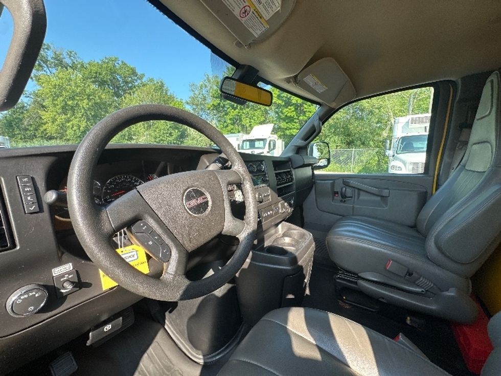 Light Duty Box Truck-Light and Medium Duty Trucks-GMC-2021-Savana G33503-North Bergen-NJ-99,596\n\t\tmiles-$ 24,250 - Image 18