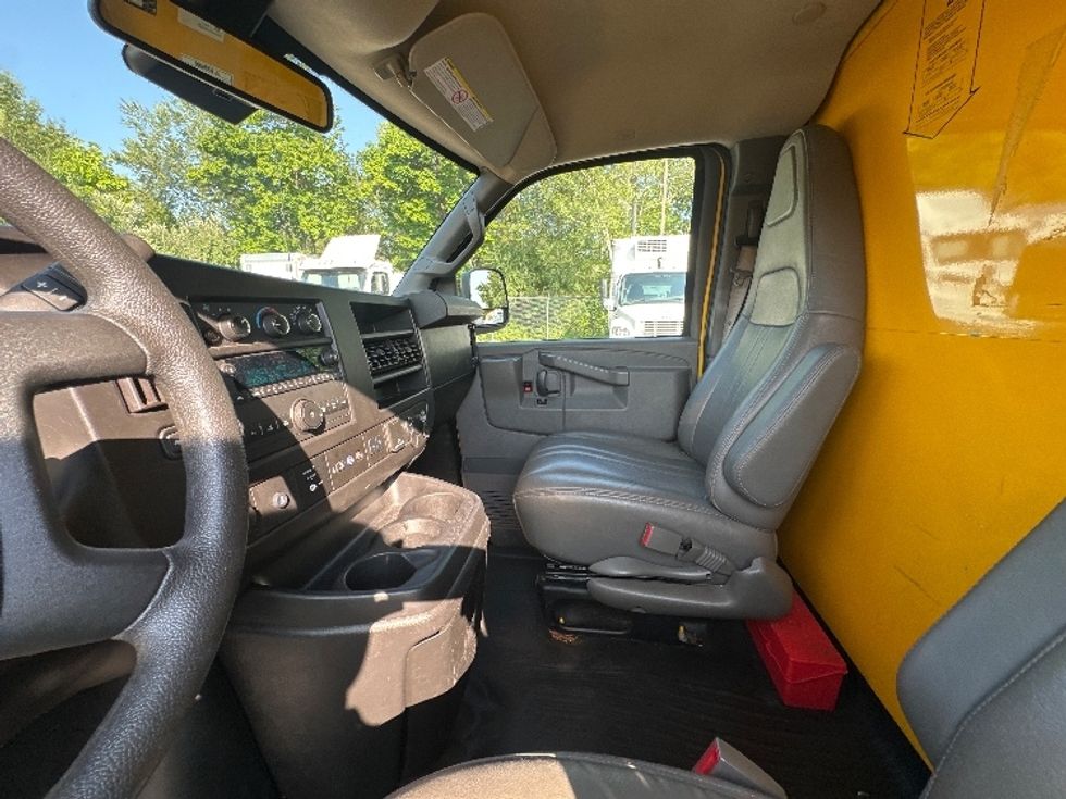 Light Duty Box Truck-Light and Medium Duty Trucks-GMC-2021-Savana G33503-North Bergen-NJ-99,596\n\t\tmiles-$ 24,250 - Image 19