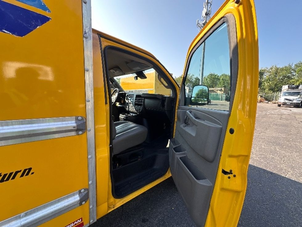 Light Duty Box Truck-Light and Medium Duty Trucks-GMC-2021-Savana G33503-North Bergen-NJ-99,596\n\t\tmiles-$ 24,250 - Image 20