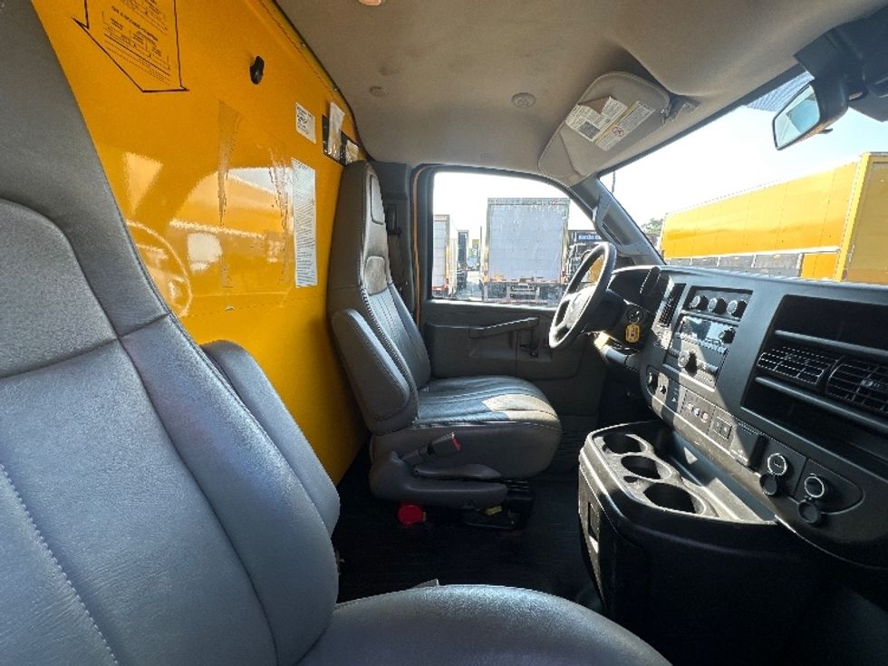 Light Duty Box Truck-Light and Medium Duty Trucks-GMC-2021-Savana G33503-North Bergen-NJ-99,596\n\t\tmiles-$ 24,250 - Image 22