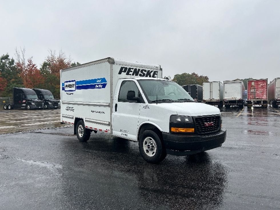 Light Duty Box Truck-Light and Medium Duty Trucks-GMC-2021-Savana G33503-Oakwood Village-OH-98,977\n\t\tmiles-$ 28,750 - Image 1
